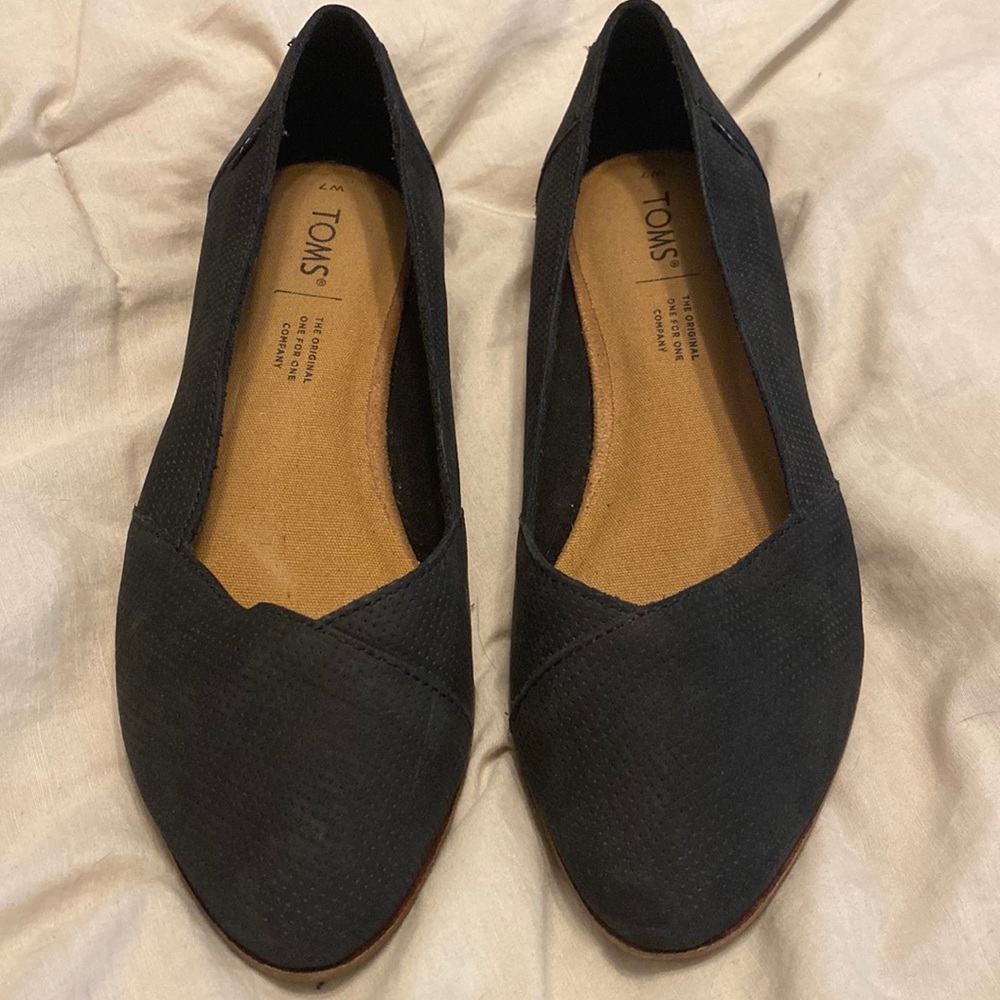 TOMS Women's Jutti Neat Loafer Flat, Black, 7 - gently used